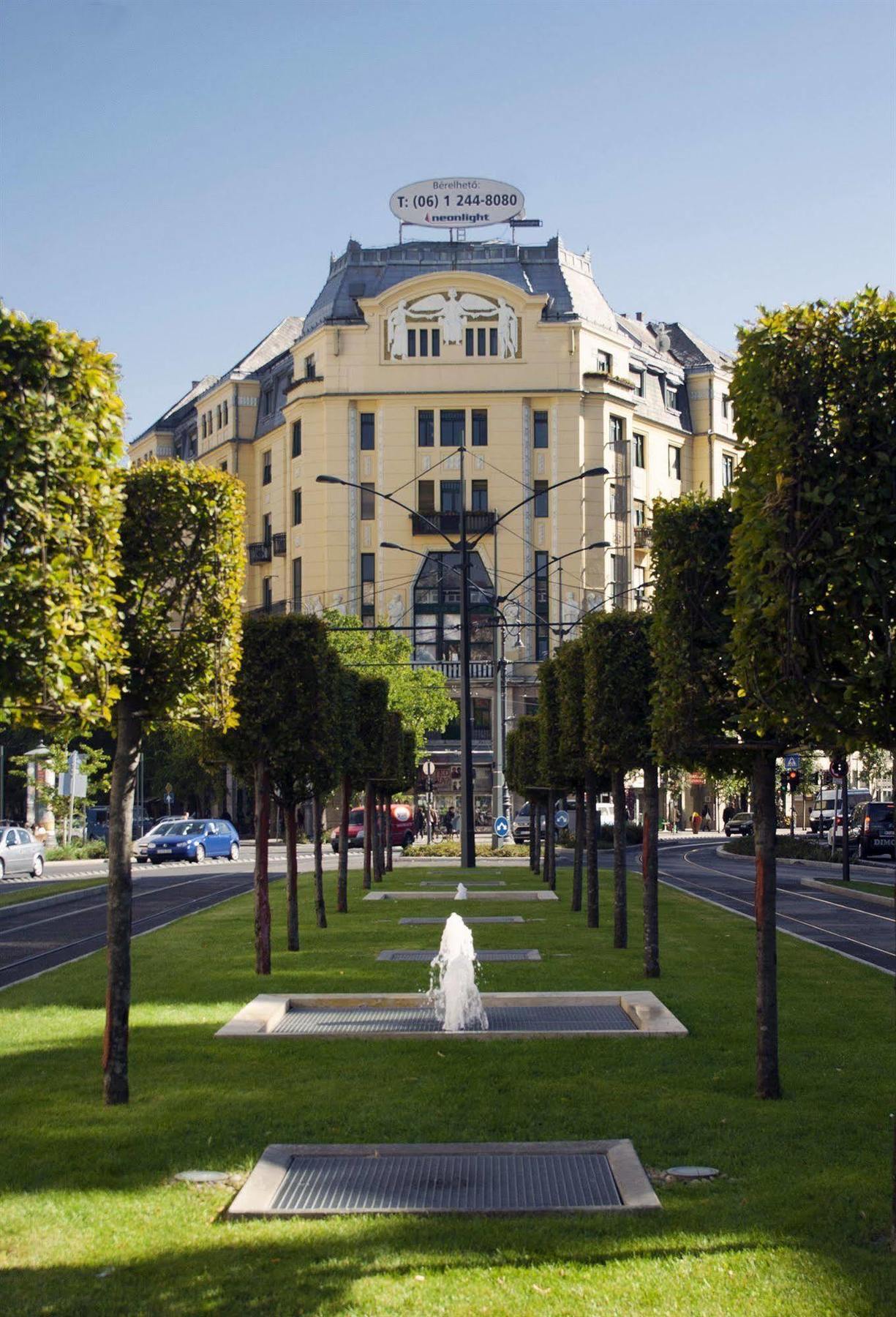 Budapest City Central Exterior photo