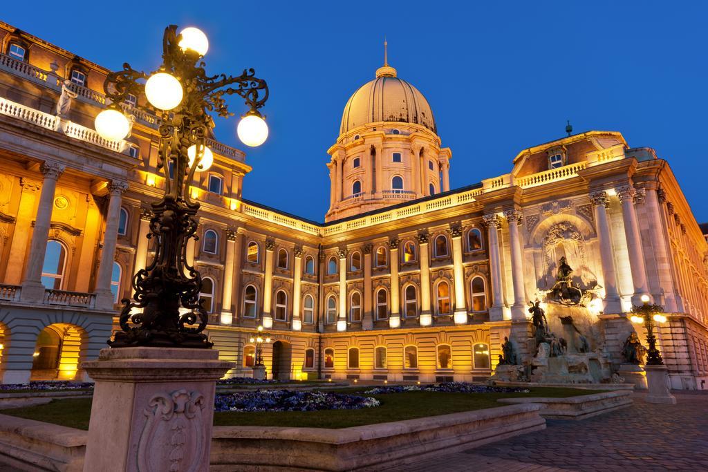 Budapest City Central Exterior photo