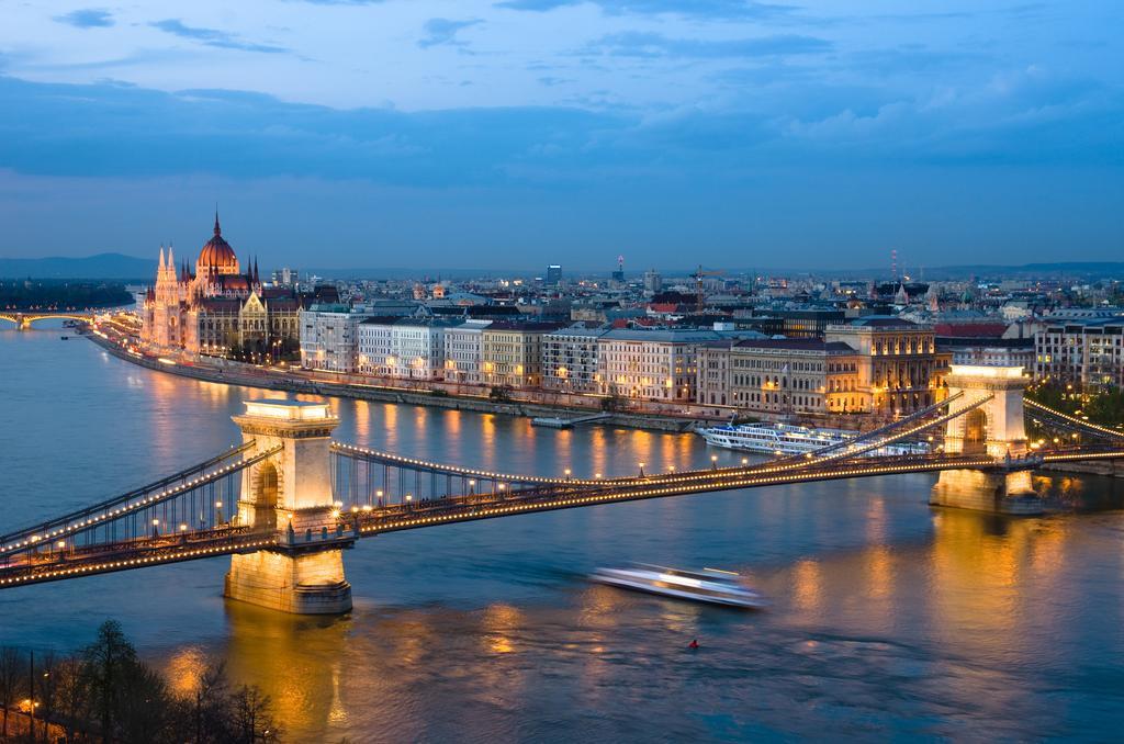 Budapest City Central Exterior photo